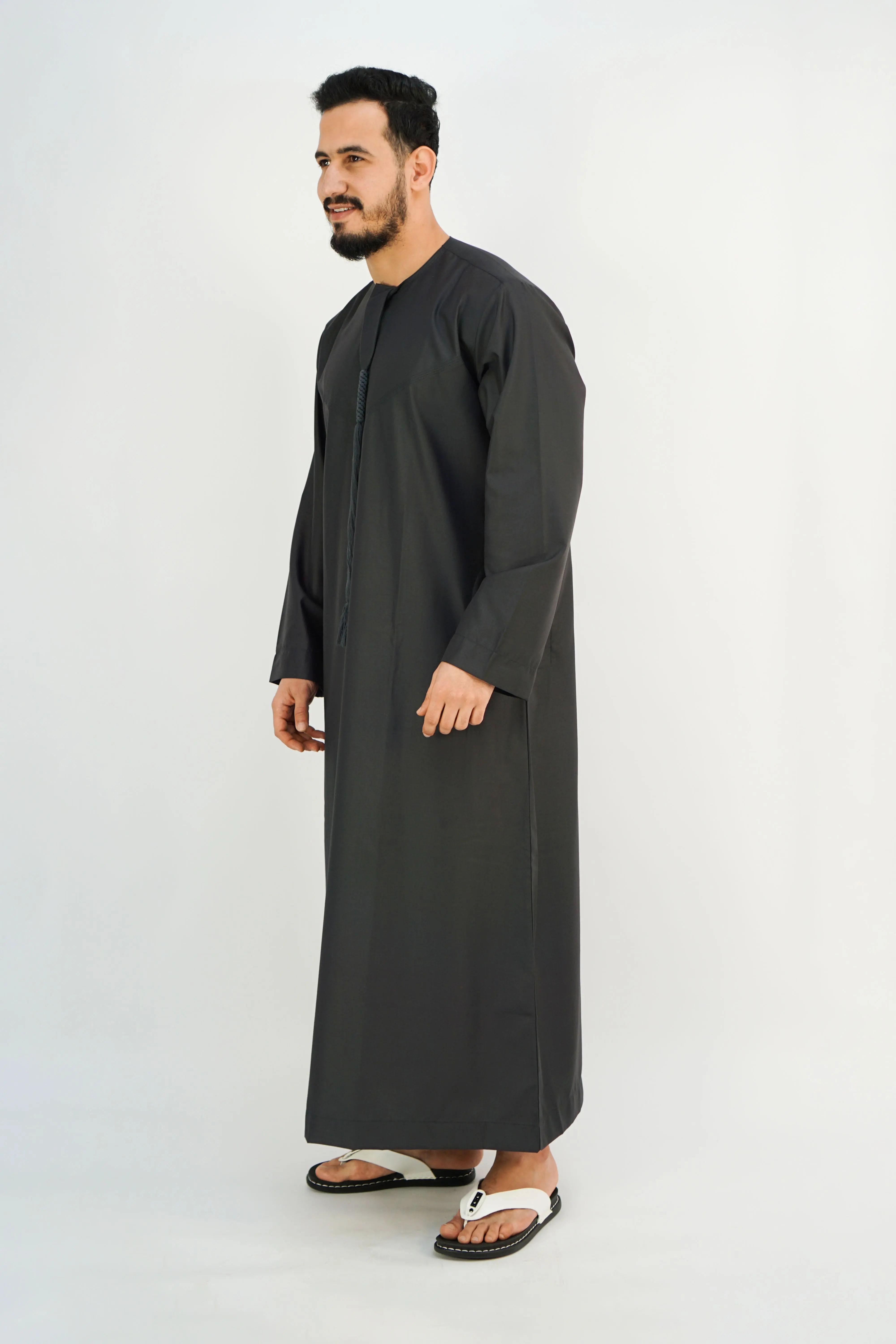 Emirati Dark Charcoal Thobe with Tassel – Premium Traditional Kandura - Image 3
