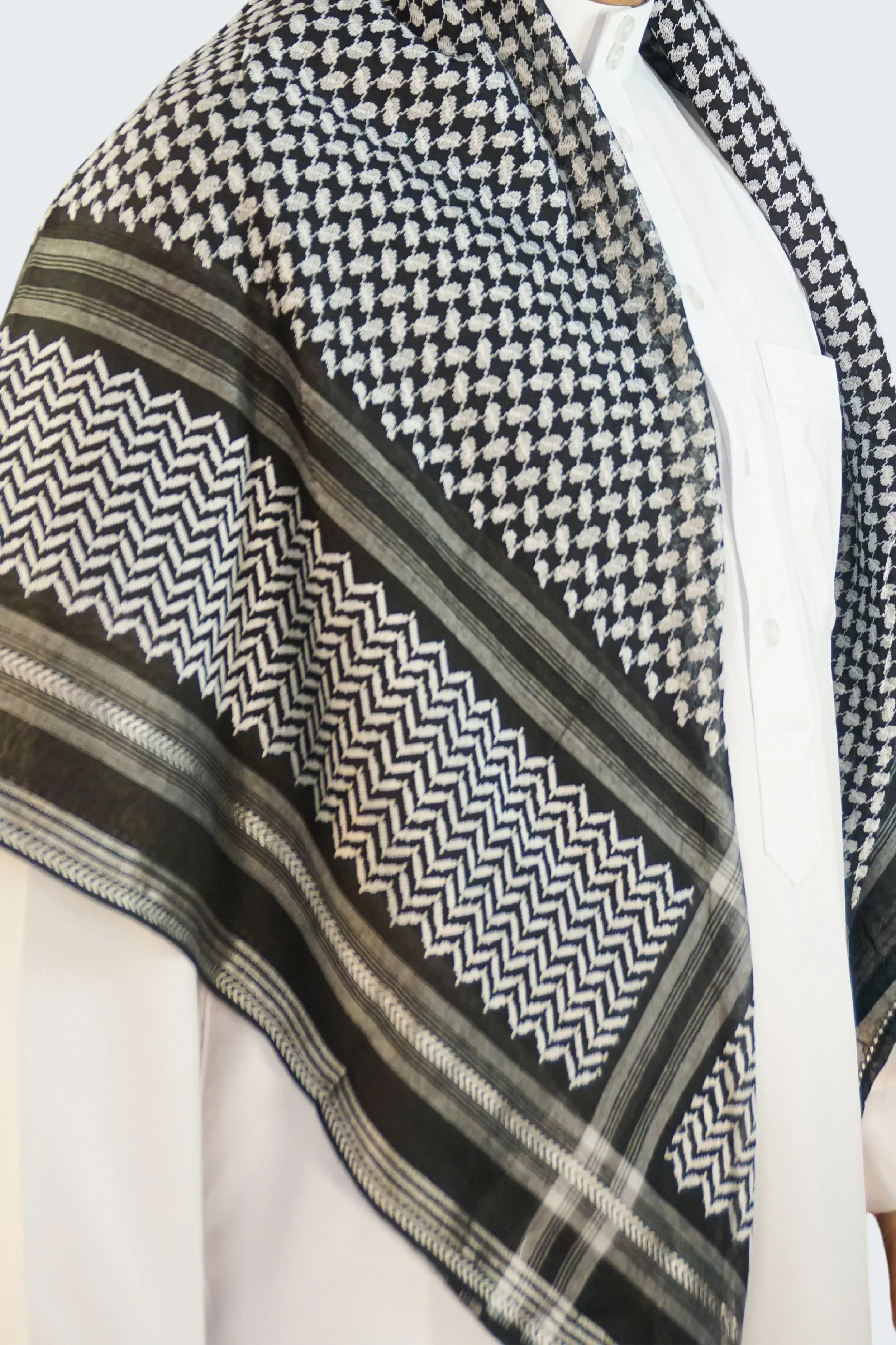 Keffiyeh Scarf Classic White and Black – Traditional Middle Eastern Shemagh - Image 3