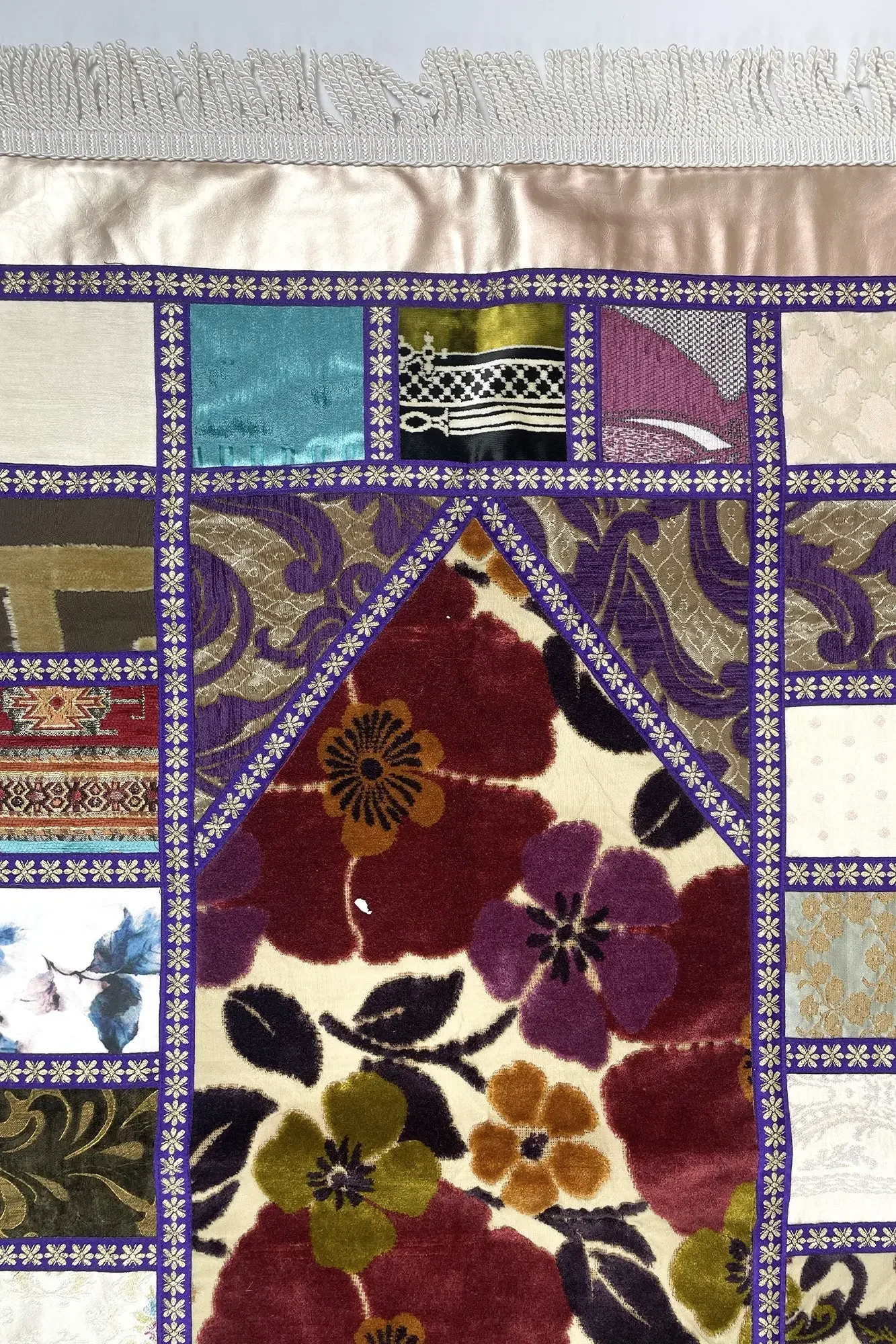 Metalic And Floral Printed Prayer Mat - Image 3